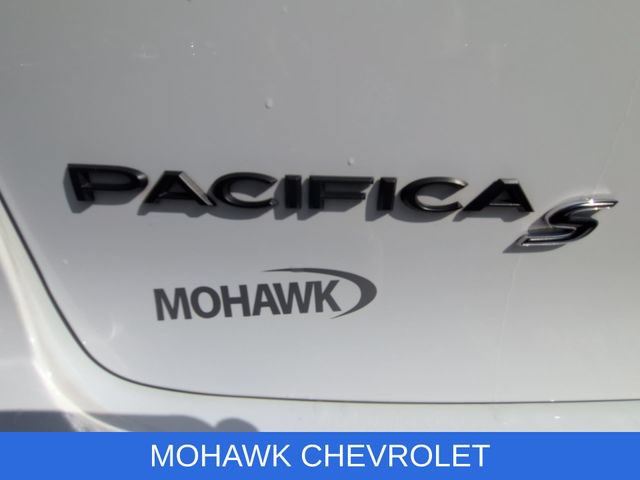 Used 2024 Chrysler Pacifica Limited FWD image 32