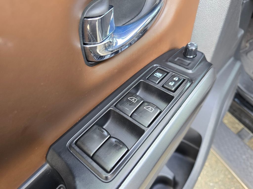Used 2016 Nissan Titan Platinum Reserve image 22
