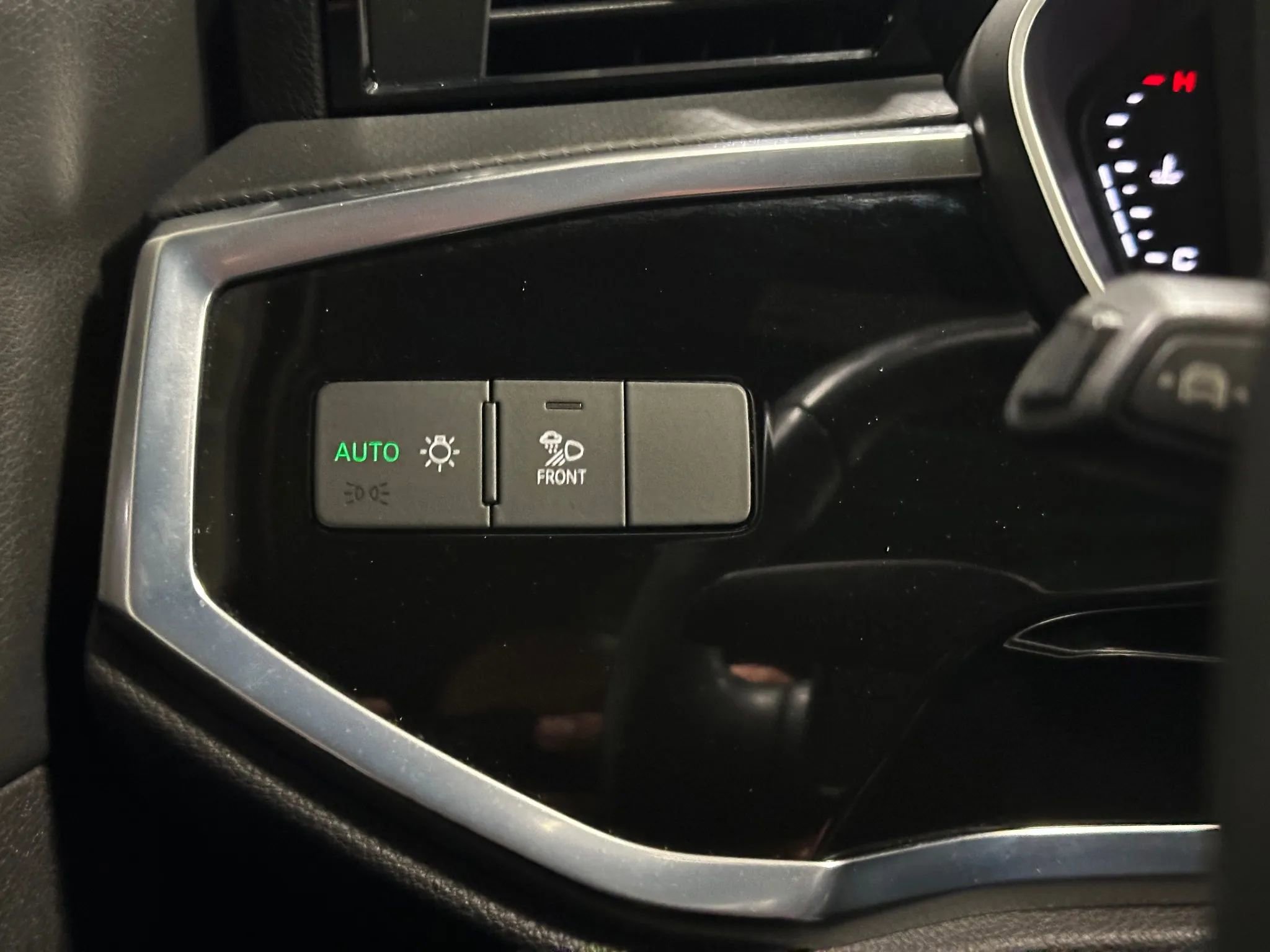 Used 2021 Audi Q3 2.0T Premium Plus w/ Premium Plus Package image 32