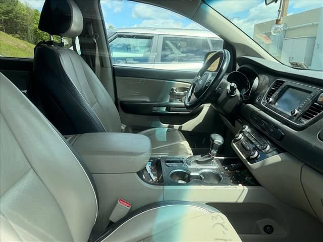 Used 2019 Kia Sedona EX FWD image 13