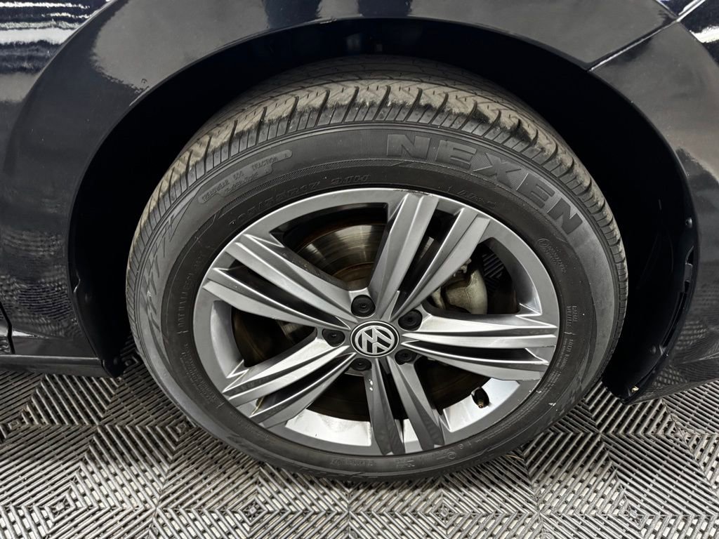 Used 2019 Volkswagen Jetta R-Line w/ R-Line Cold Weather Package FWD image 18