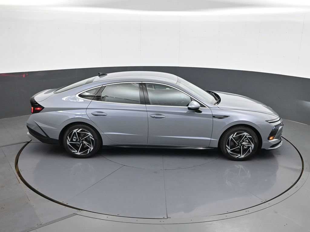 New 2026 Hyundai Sonata SEL FWD image 16
