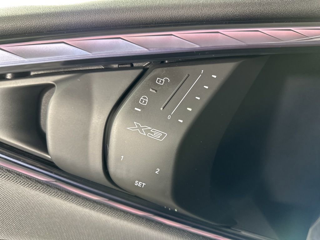 Used 2025 BMW X3 xDrive30i w/ Convenience Package image 9