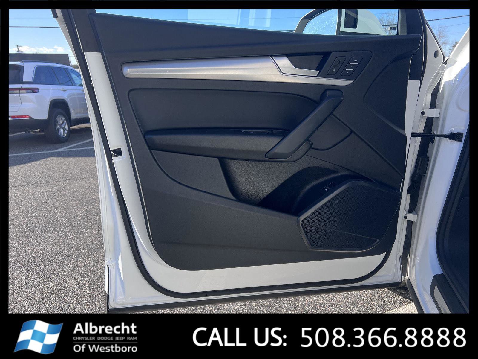 Used 2025 Audi Q5 2.0T Premium image 11