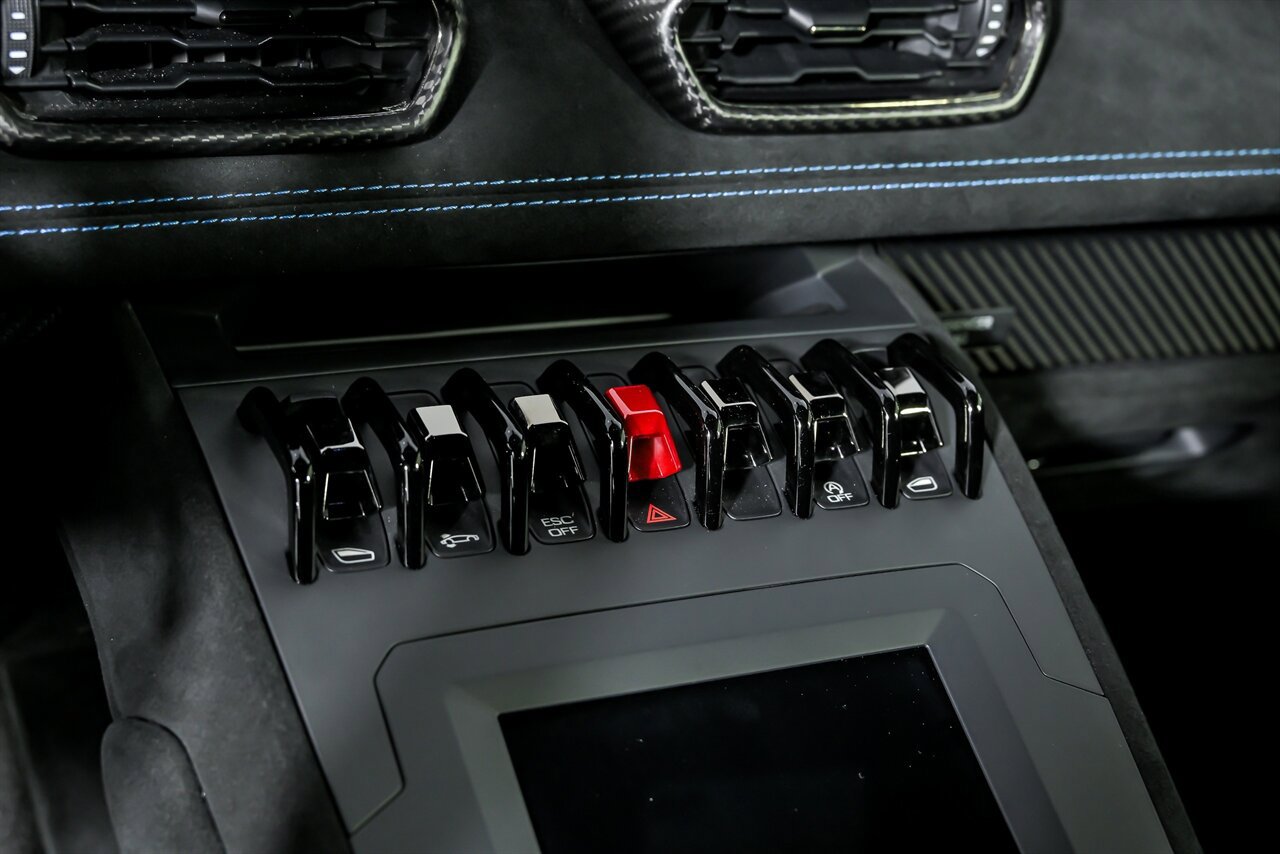 Used 2022 Lamborghini Huracan STO RWD image 30