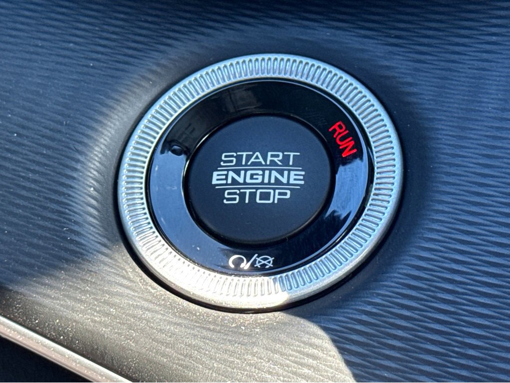 Used 2023 Jeep Grand Cherokee Laredo image 19