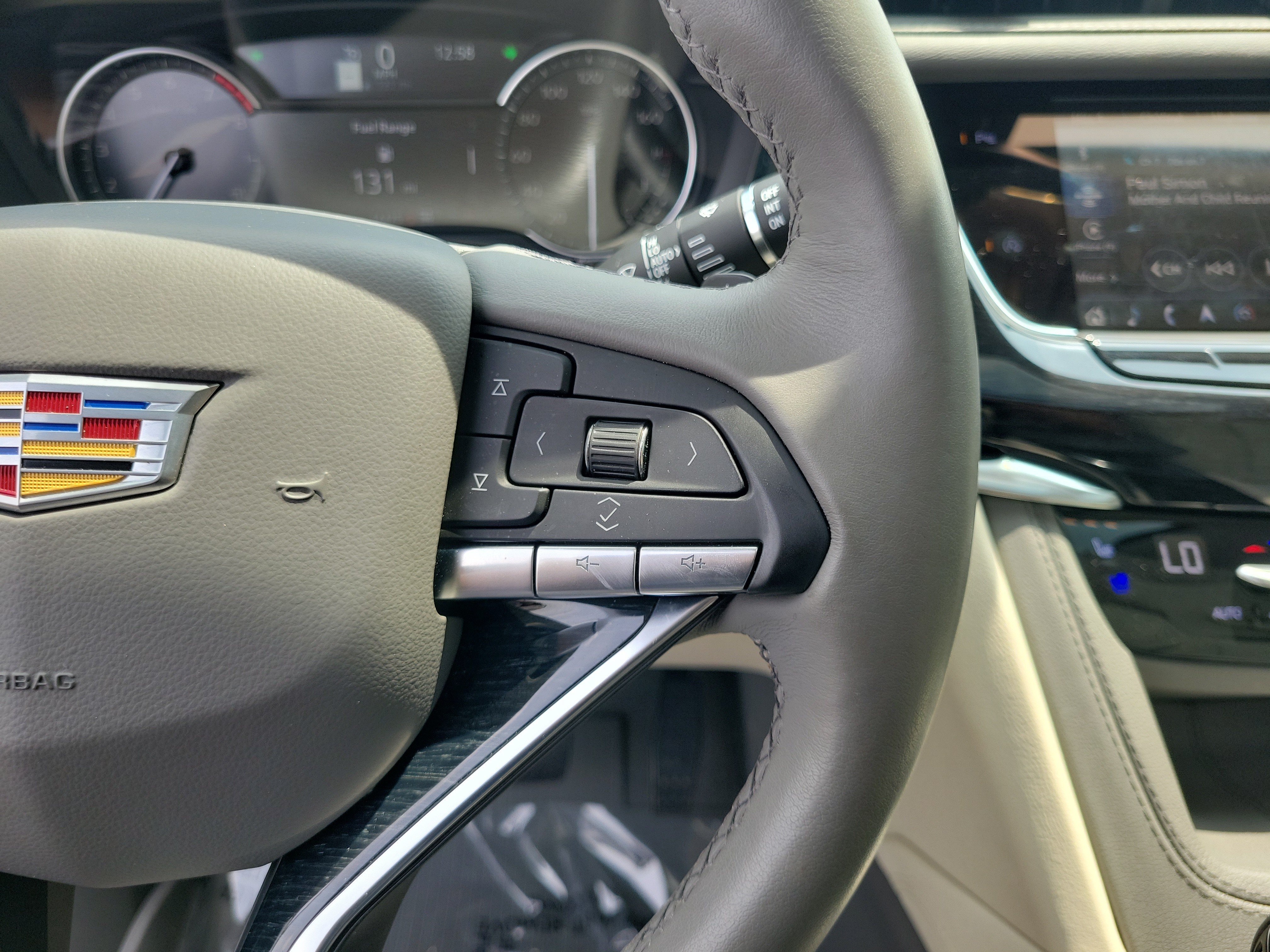 Used 2025 Cadillac XT6 Premium Luxury w/ LPO, Floor Liner Package AWD/4WD image 23