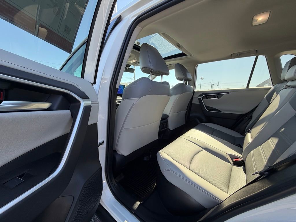 Used 2024 Toyota RAV4 Limited image 23
