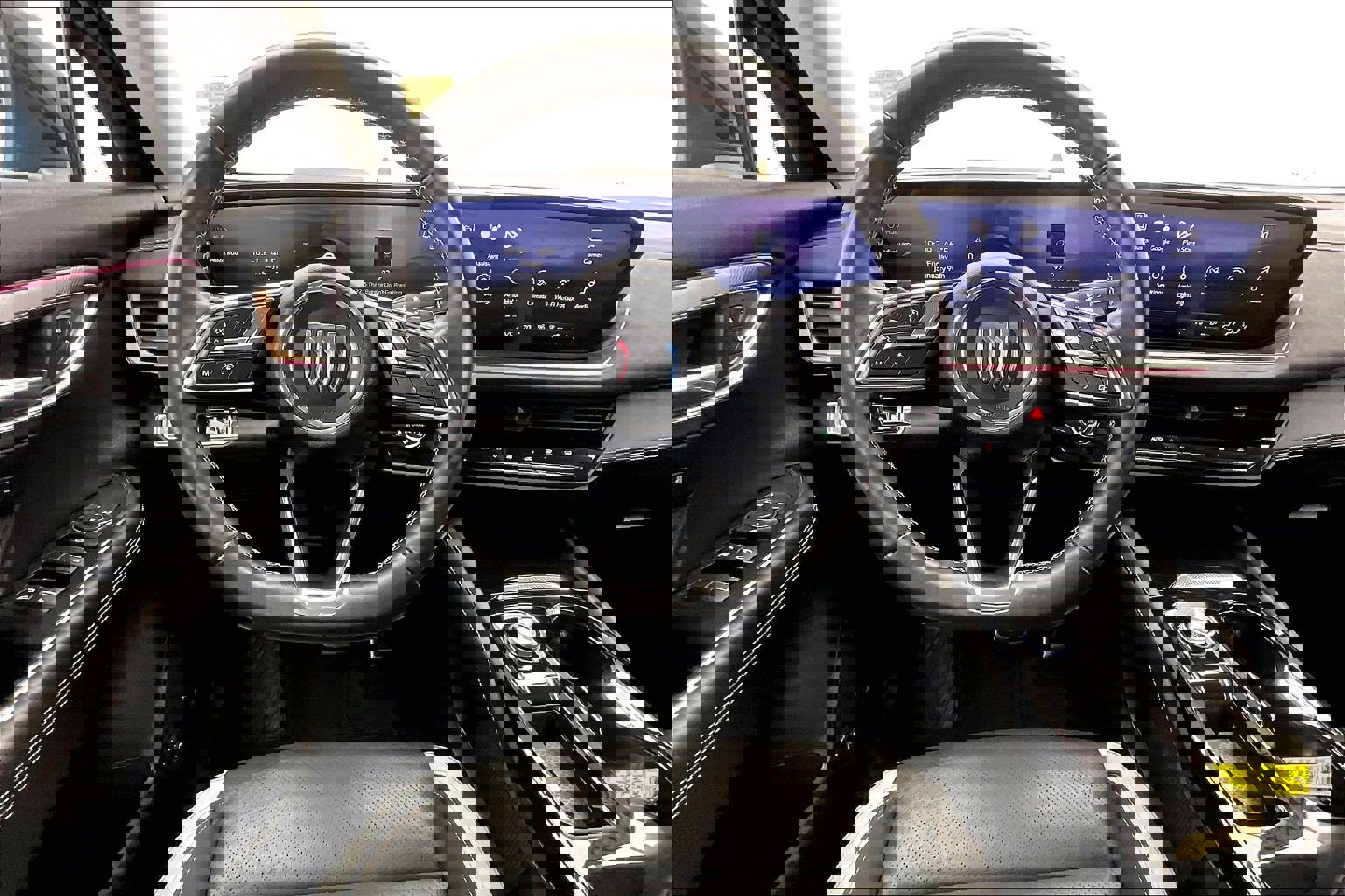 Used 2025 Buick Envision Sport Touring image 4