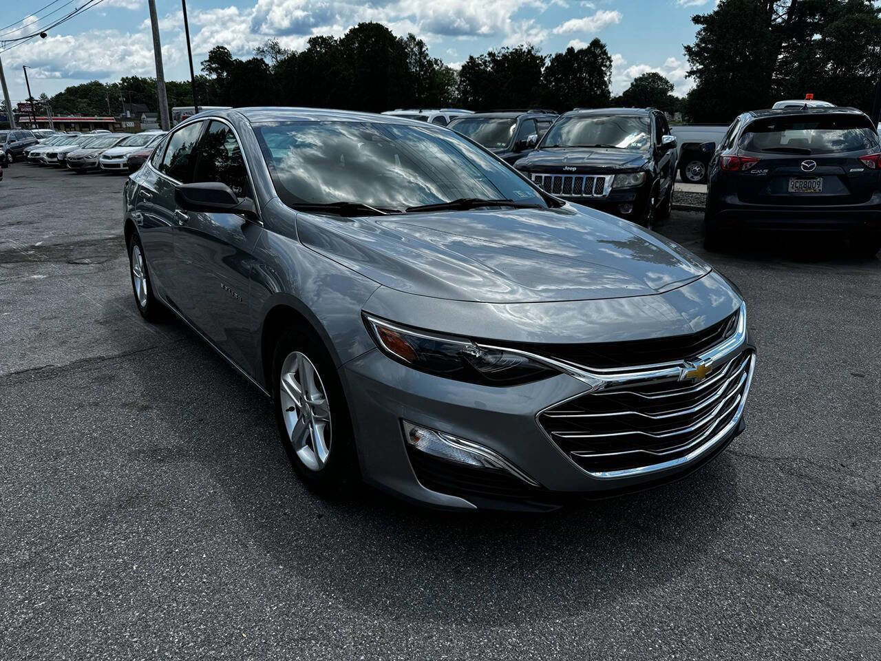 Used 2023 Chevrolet Malibu LS image 3