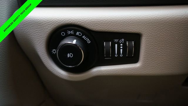 Used 2019 Chrysler Pacifica Touring-L w/ Advanced Safetytec Group image 26