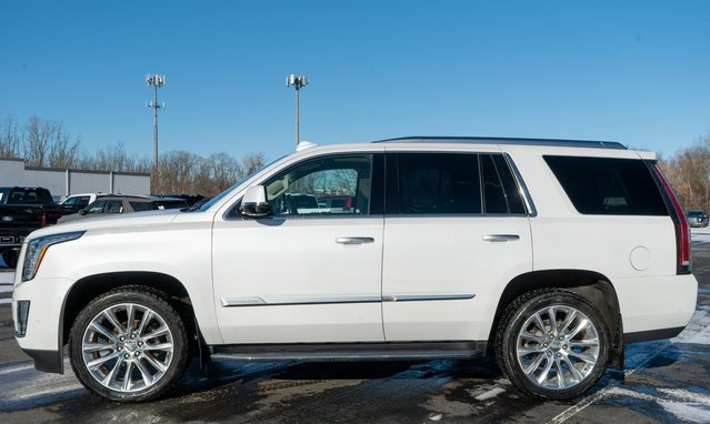 Used 2019 Cadillac Escalade Luxury image 9