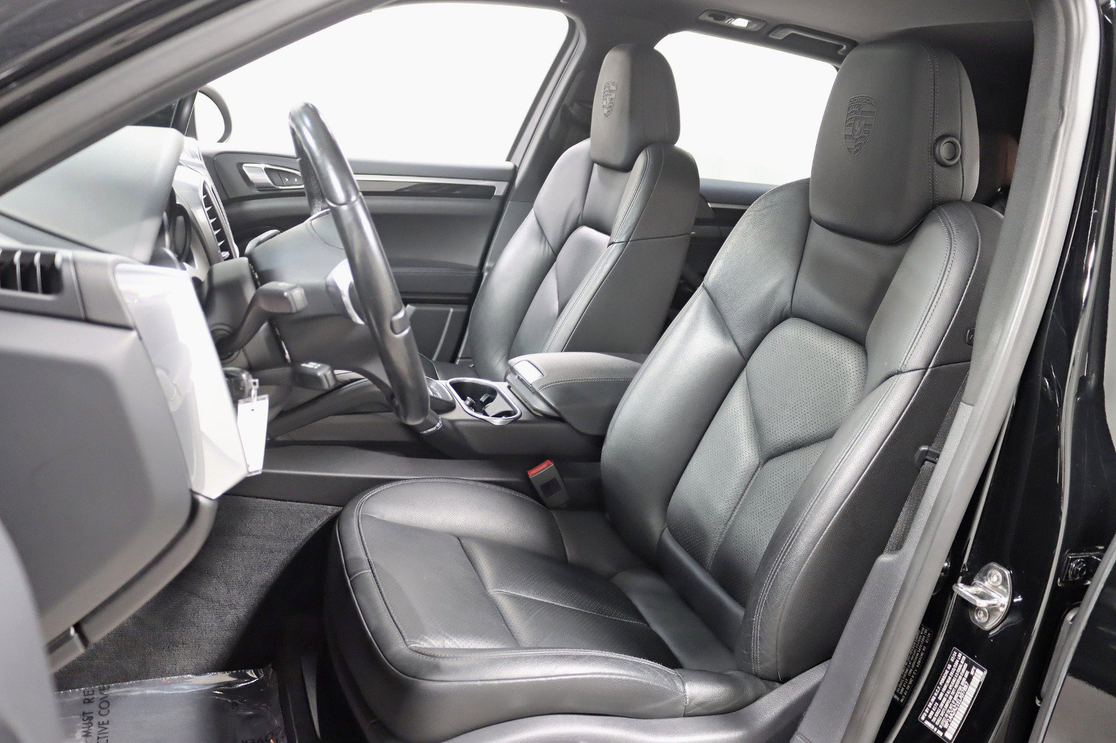 Used 2014 Porsche Cayenne Platinum Edition image 23