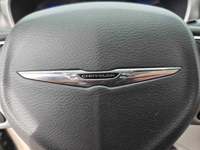 Used 2022 Chrysler Pacifica Touring-L FWD image 30