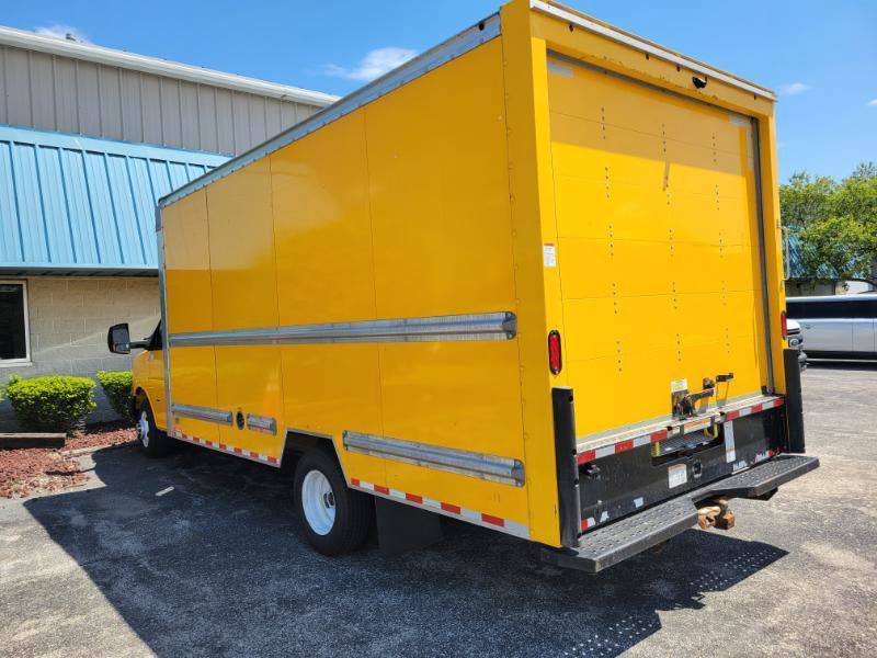 Used 2022 GMC Savana 3500 Extended w/ Power Convenience Package RWD image 5