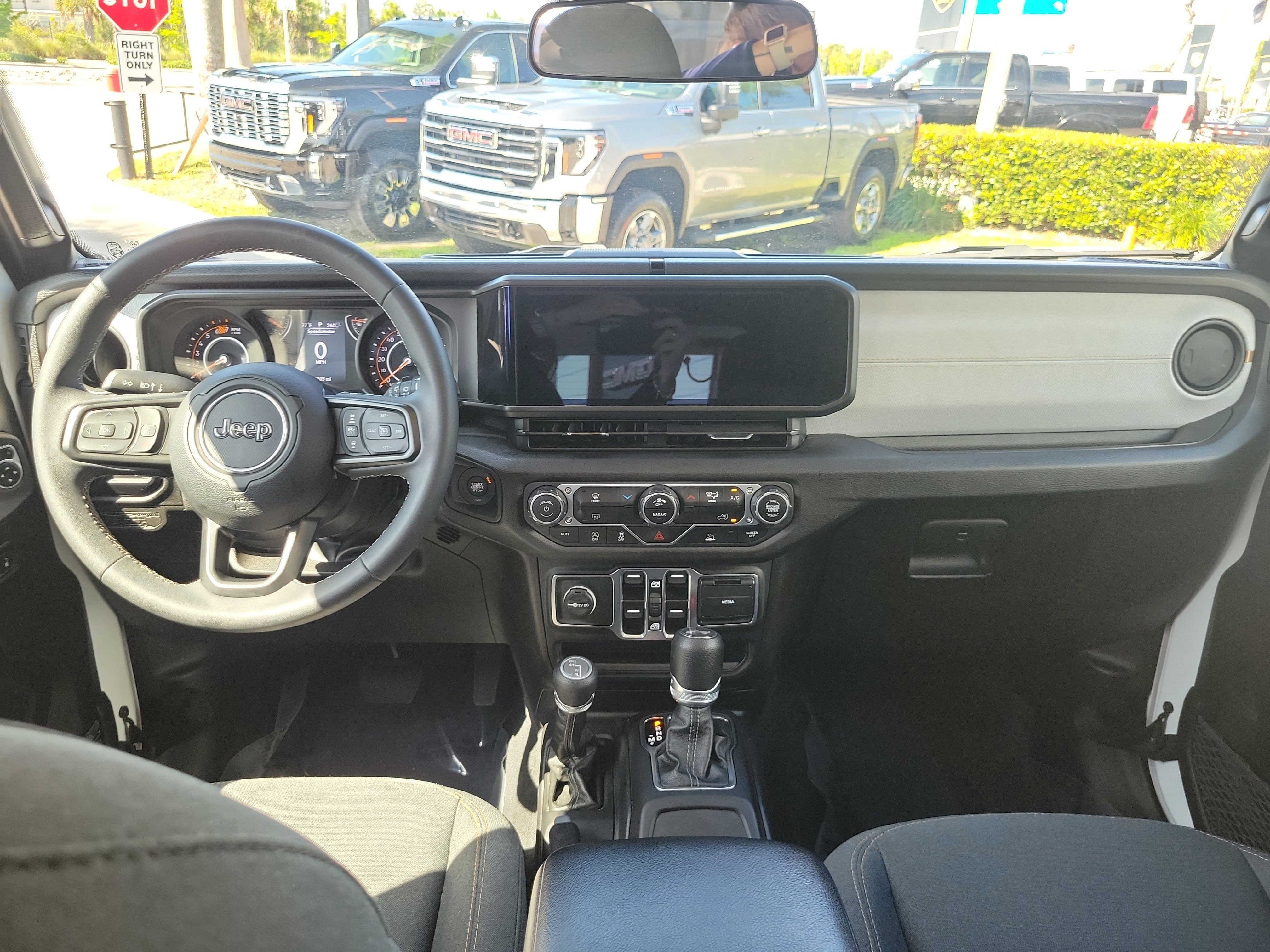 Used 2025 Jeep Wrangler Sport image 17