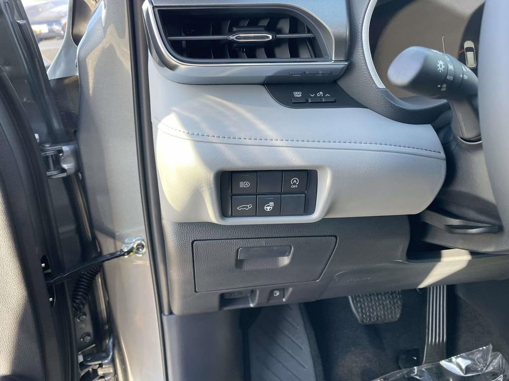 New 2026 Toyota Highlander Limited image 32