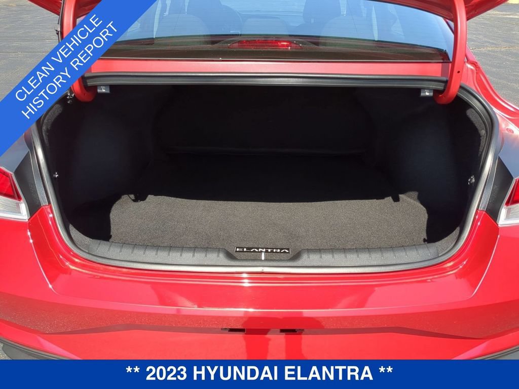 Used 2023 Hyundai Elantra SEL w/ Convenience Package FWD image 5