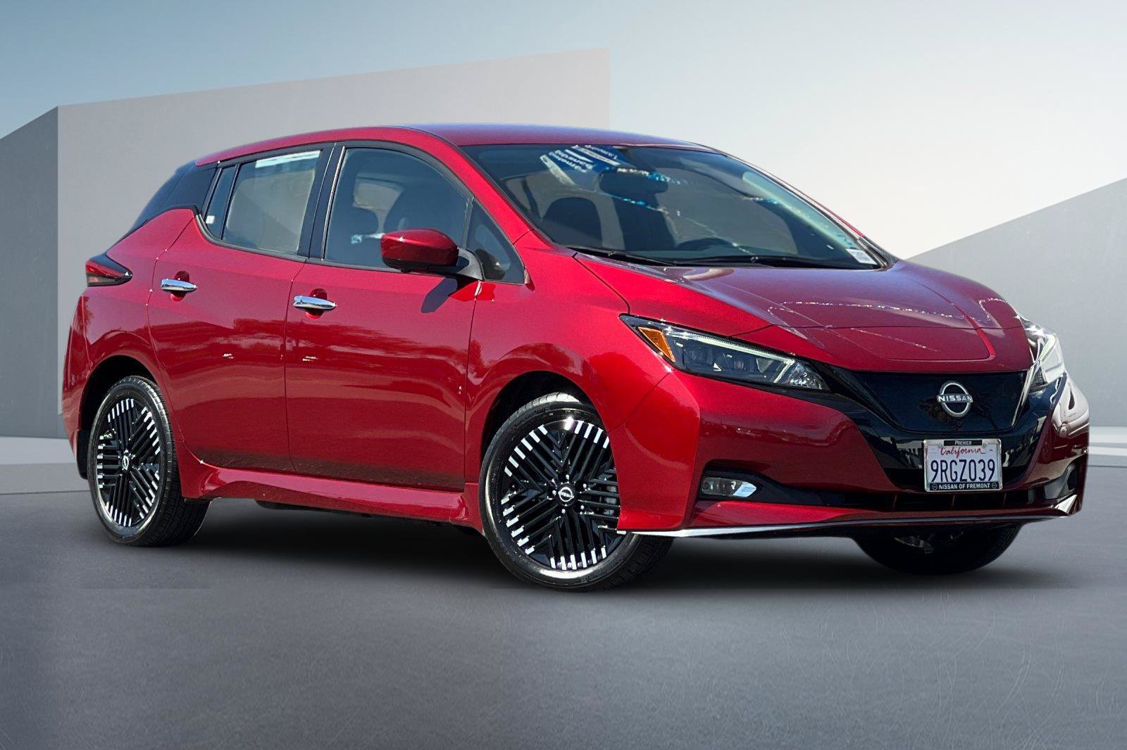 Certified 2024 Nissan Leaf SV Plus FWD image 2