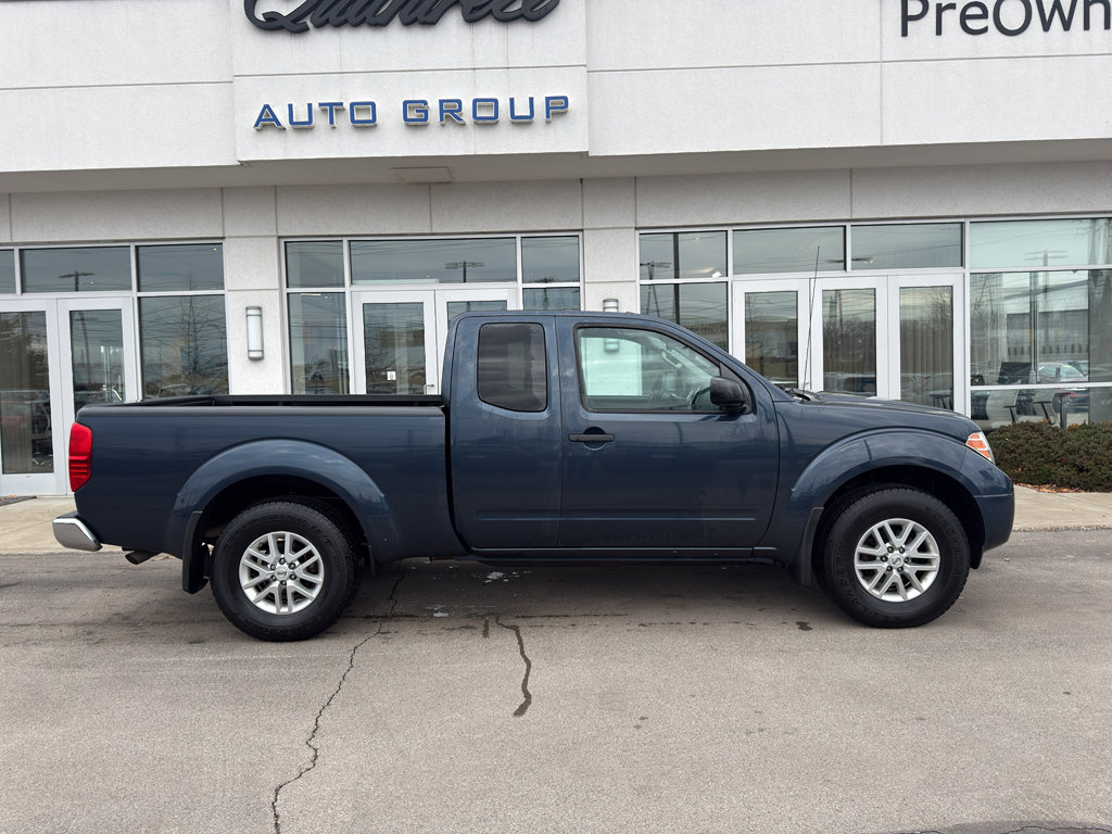 Used 2016 Nissan Frontier SV image 2