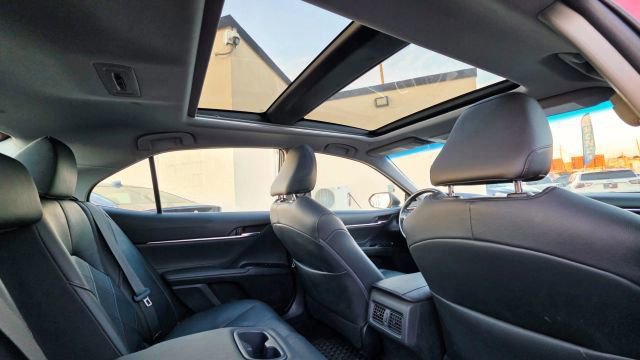 Used 2018 Toyota Camry XLE FWD image 33