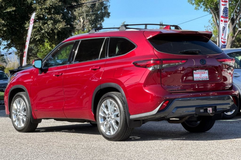 Used 2022 Toyota Highlander Limited AWD/4WD image 5