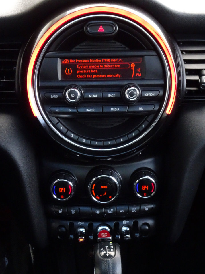 Used 2016 MINI Cooper 4-Door Hardtop image 16