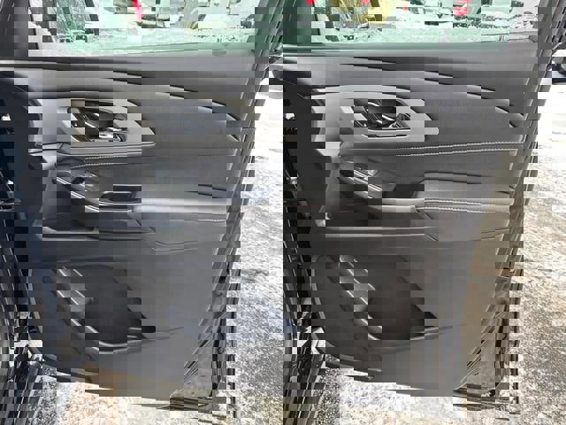 Used 2023 Chevrolet Traverse LT w/ LPO, Floor Liner Package image 16