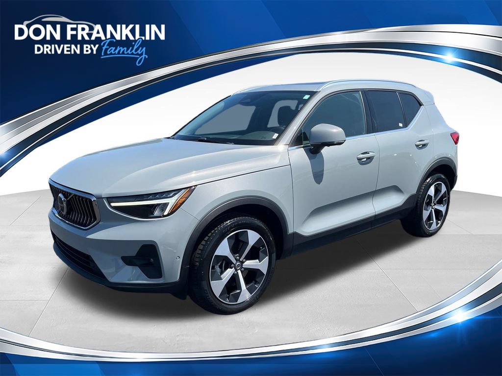 Used 2025 Volvo XC40 B5 Plus