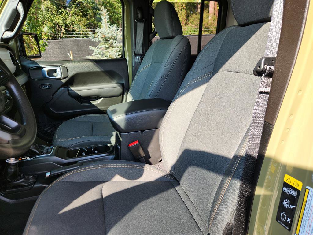 Used 2025 Jeep Wrangler Sport image 30