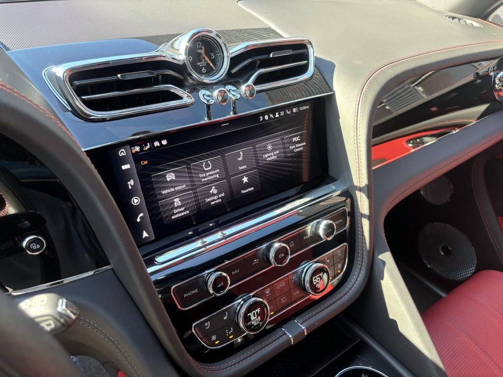 Certified 2022 Bentley Bentayga image 8