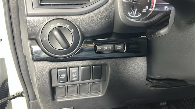 Used 2022 Nissan Titan SV w/ SV Convenience Package AWD/4WD image 20