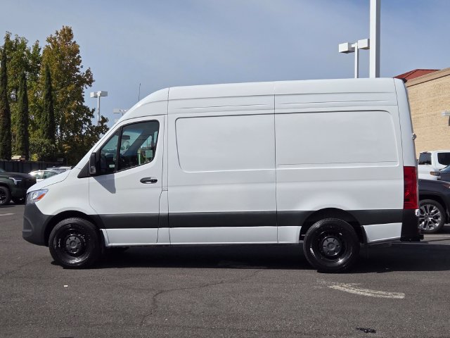 Used 2025 Mercedes-Benz Sprinter 2500 image 8