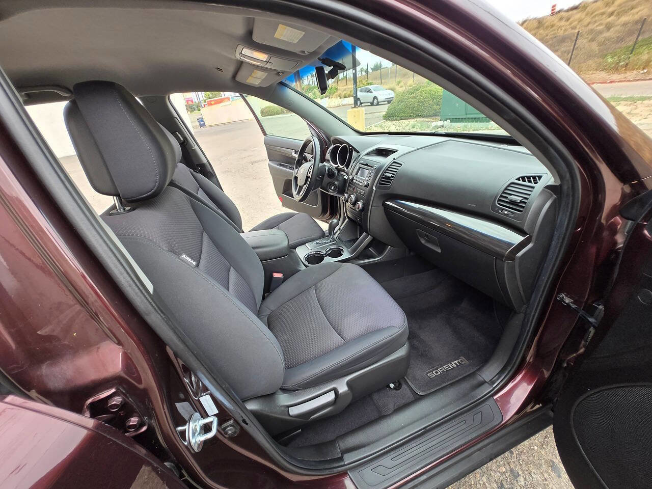 Used 2011 Kia Sorento LX w/ Convenience Pkg image 37