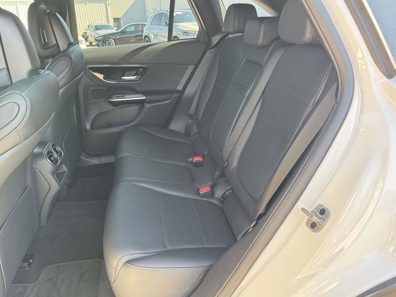 Used 2024 Mercedes-Benz GLC 300 4MATIC image 14