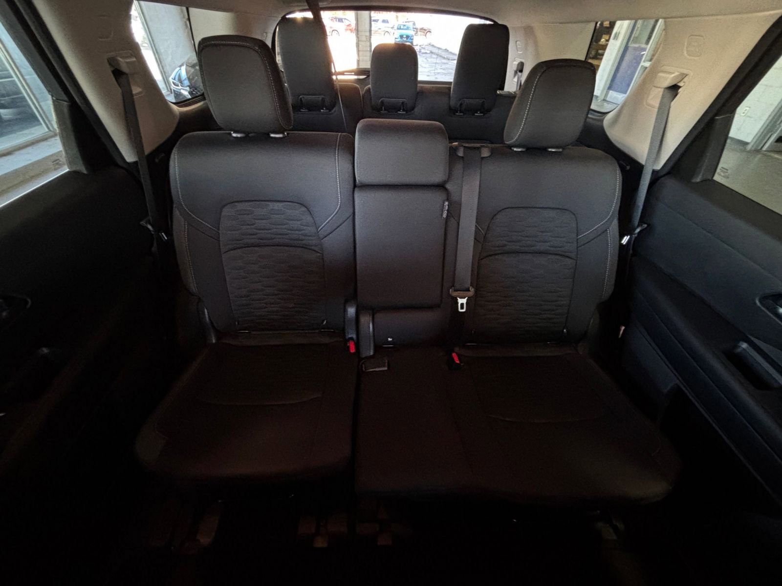 Used 2025 Nissan Pathfinder SV image 46