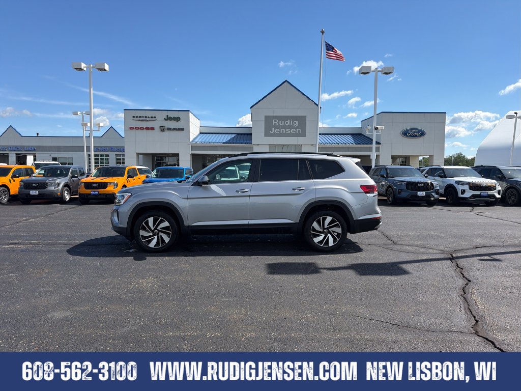 Used 2026 Volkswagen Atlas SE AWD/4WD image 2