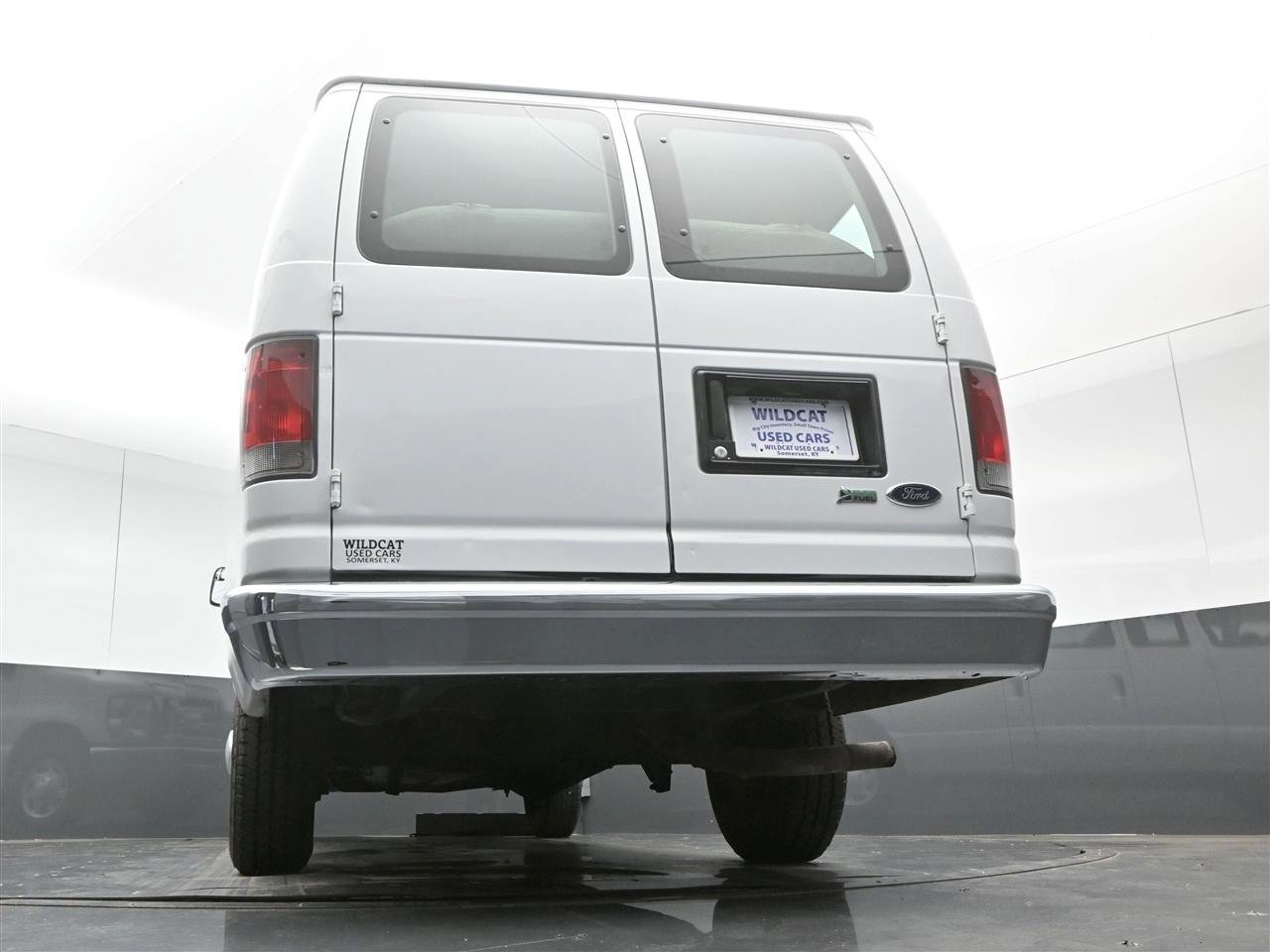 Used 2014 Ford E-350 and Econoline 350 XLT RWD image 32