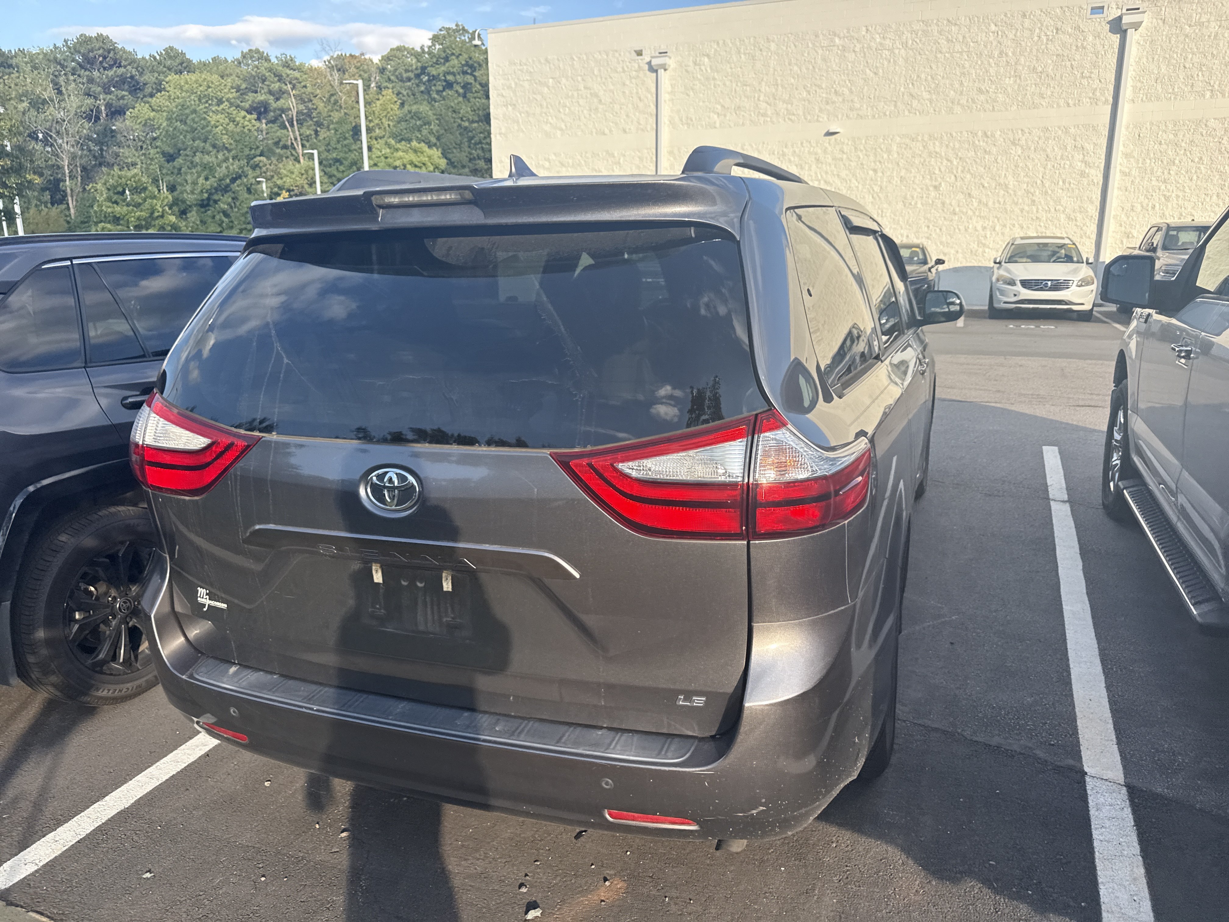 Used 2019 Toyota Sienna LE FWD image 41