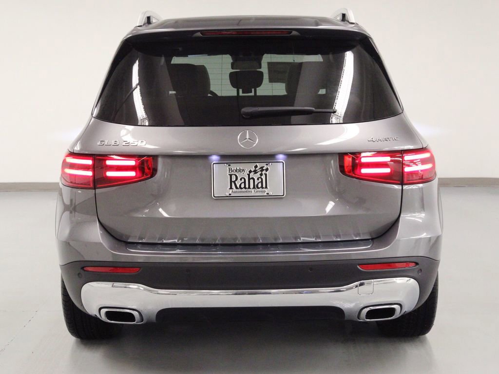 New 2026 Mercedes-Benz GLB 250 4MATIC image 5