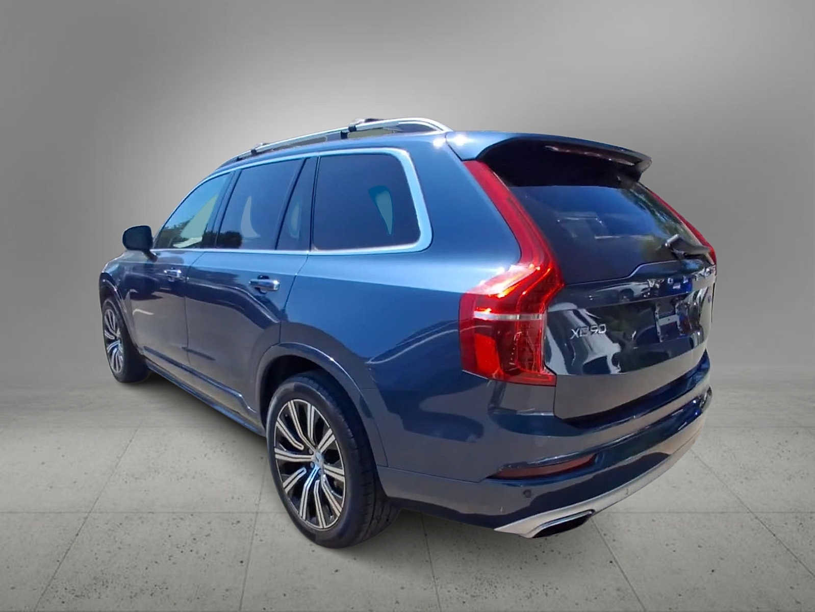 Used 2019 Volvo XC90 T6 Momentum AWD/4WD image 2