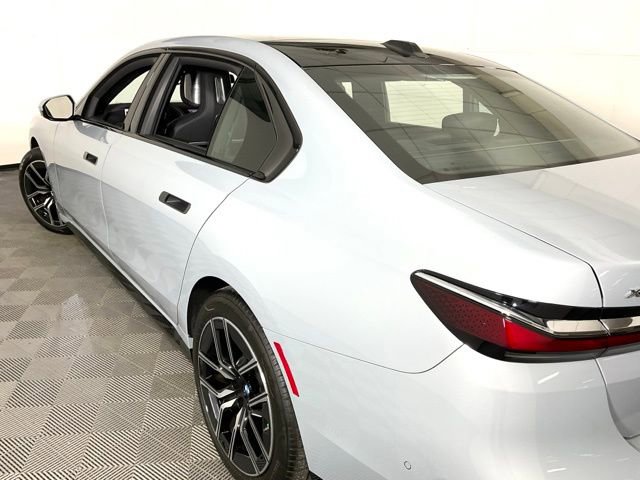 Used 2024 BMW 760i xDrive image 38