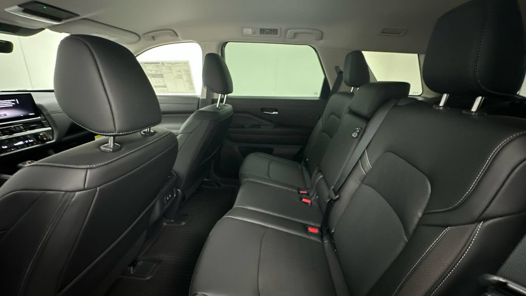 New 2026 Nissan Pathfinder SL AWD/4WD image 9