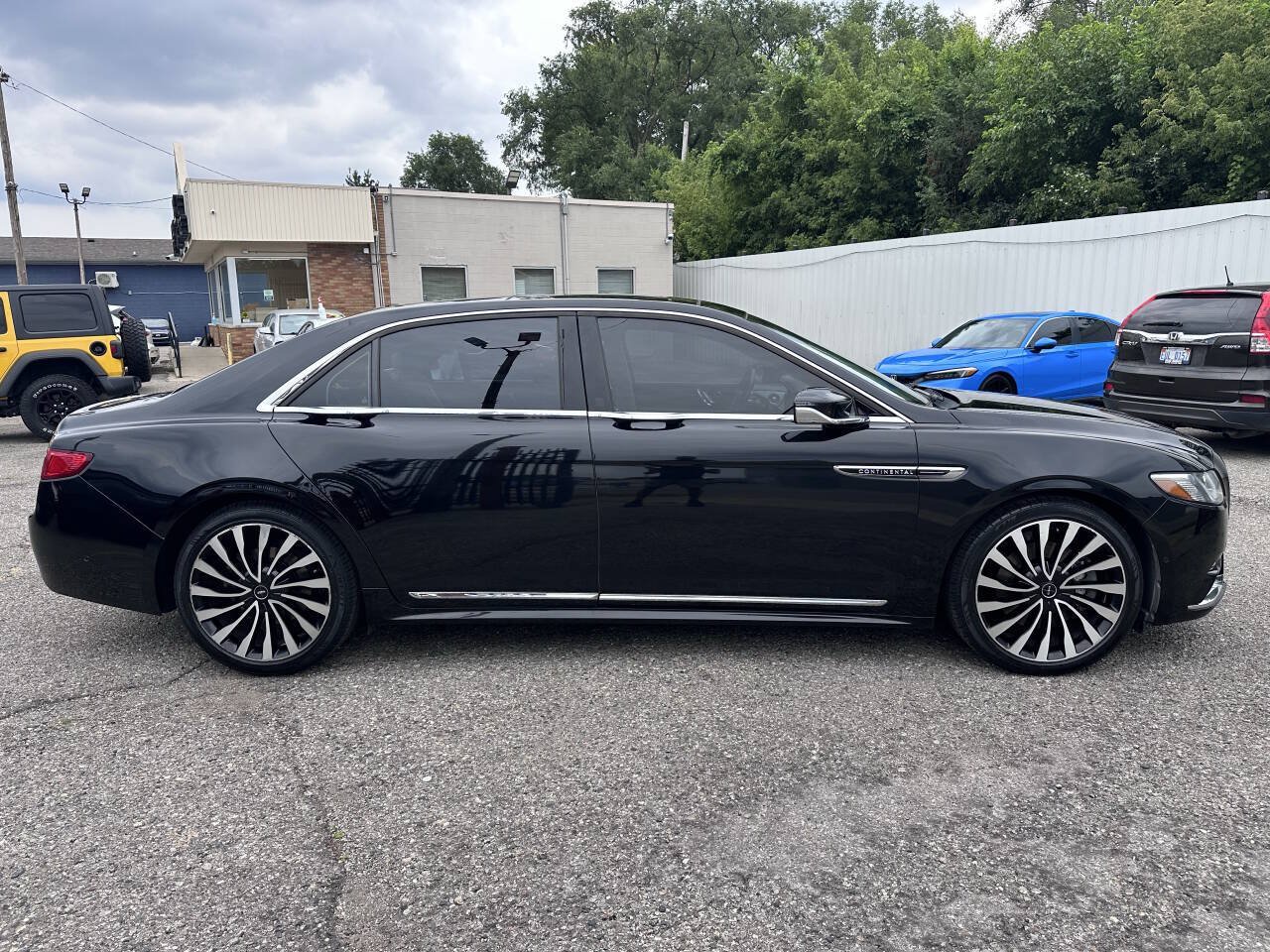 Used 2017 Lincoln Continental Black Label w/ Technology Package AWD/4WD image 5