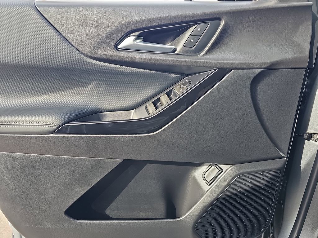 New 2026 Chevrolet Equinox LT w/ Convenience Package II image 13