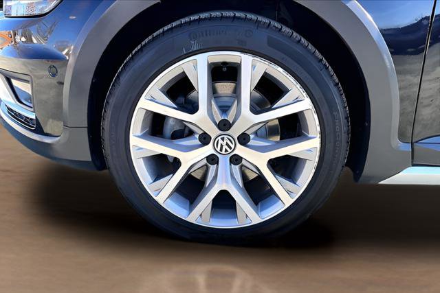 Used 2018 Volkswagen Golf Alltrack SEL image 9