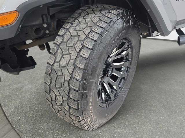 Used 2018 Jeep Wrangler Unlimited Sahara w/ Dual Top Group image 29