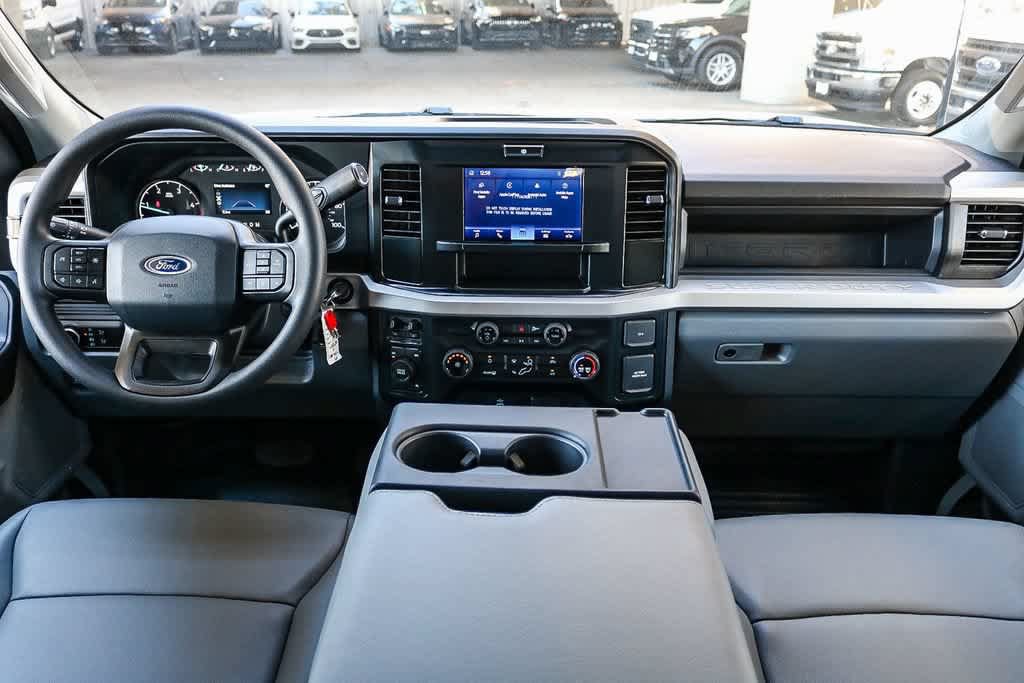 New 2026 Ford F350 XL w/ XL Chrome Package AWD/4WD image 18