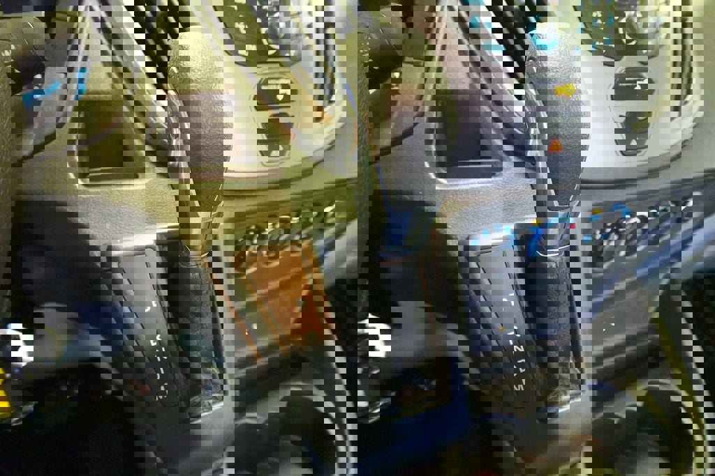 Used 2019 Ford Transit 250 130 Low Roof image 12