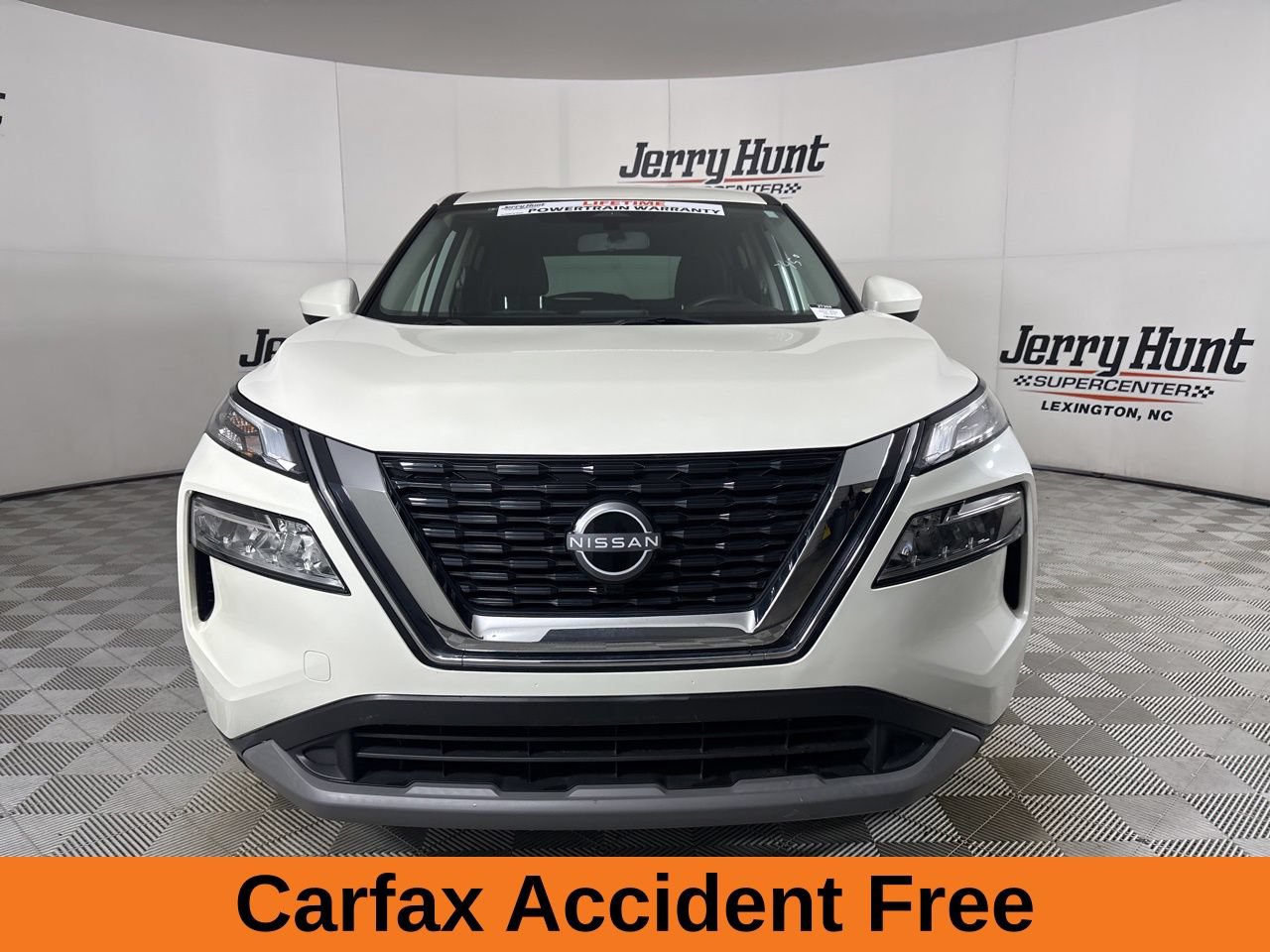 Used 2023 Nissan Rogue SV FWD image 3